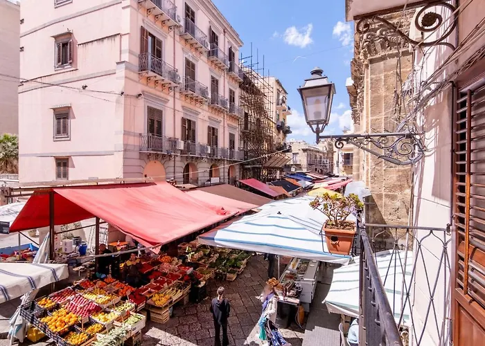 Arianna\'S House Historical Market